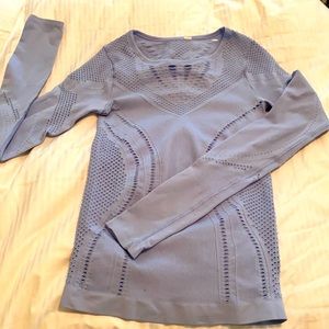 ALO Yoga Long Sleeve Top